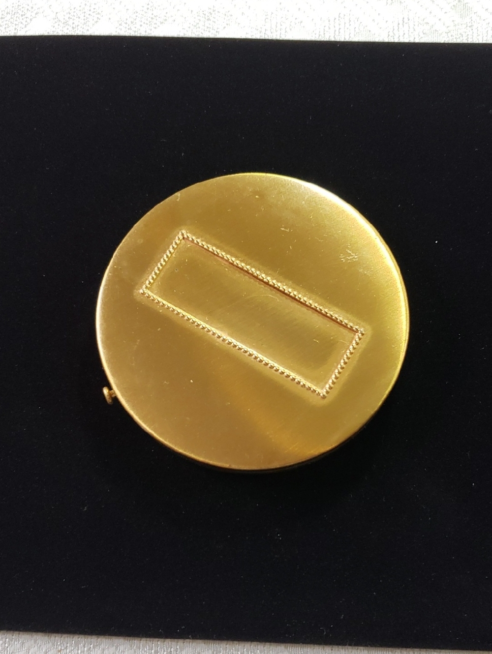 Gold Compact Mirror - Classic Portable Makeup Accessory